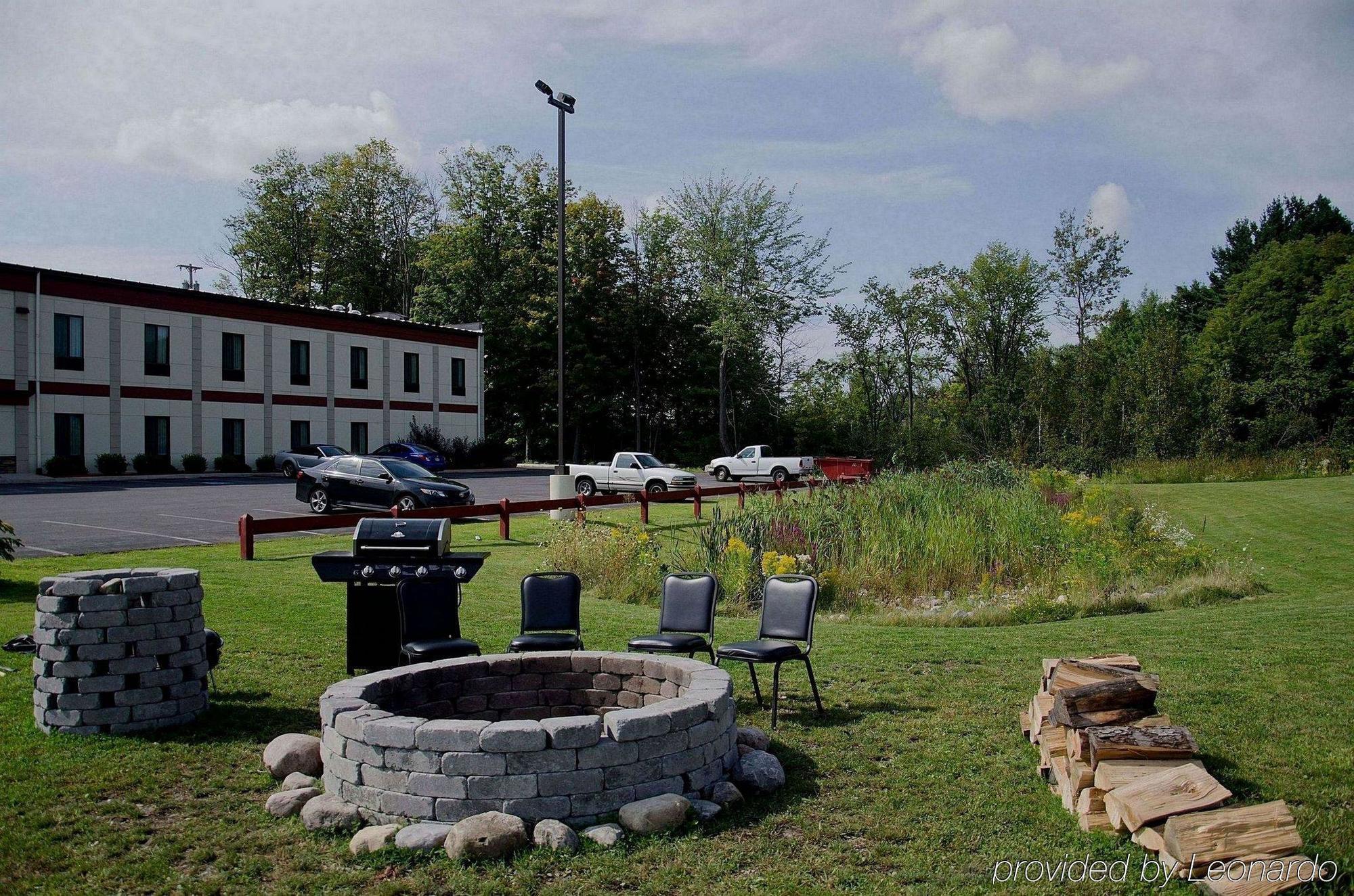 Pleasant Night Inn- Carthage Ny Dış mekan fotoğraf