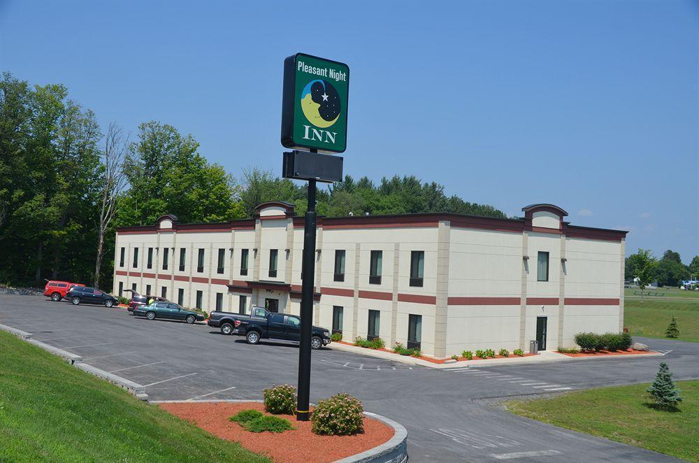Pleasant Night Inn- Carthage Ny Dış mekan fotoğraf